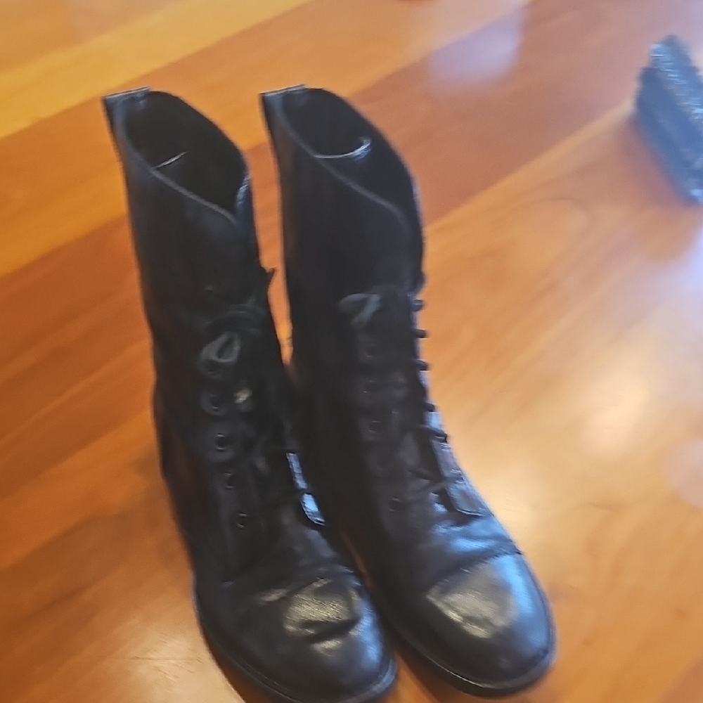 Black Leather Women's Lace-up Boots
